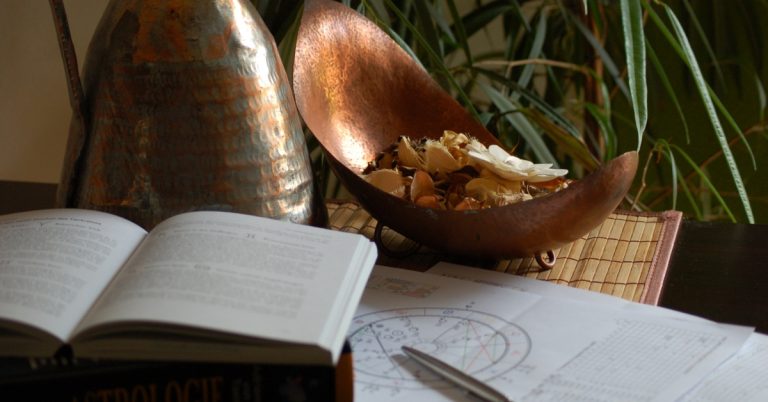 Best Astrologer in Dhaka – Trusted Guidance for a Better Tomorrow